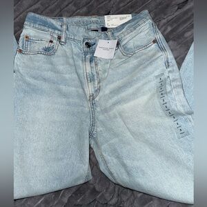 American Eagle Straight Leg Jeans Size 2, Light Wash